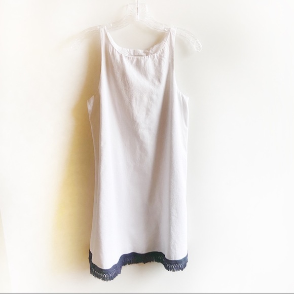 Vineyard Vines Dresses & Skirts - Vineyard Vines white linen blend shift dress